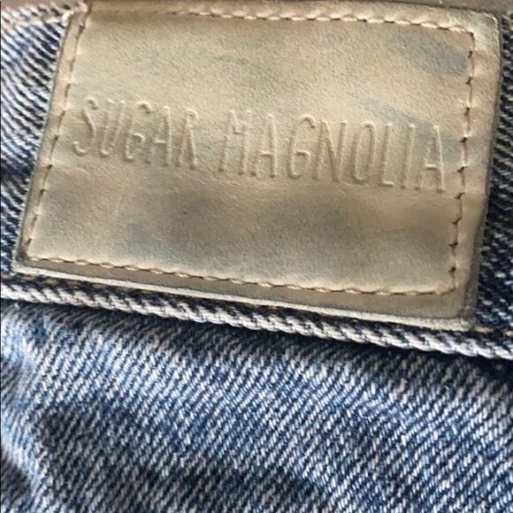 Sugar Magnolia shorts  cuffed super distressed  5 - Picture 6 of 10